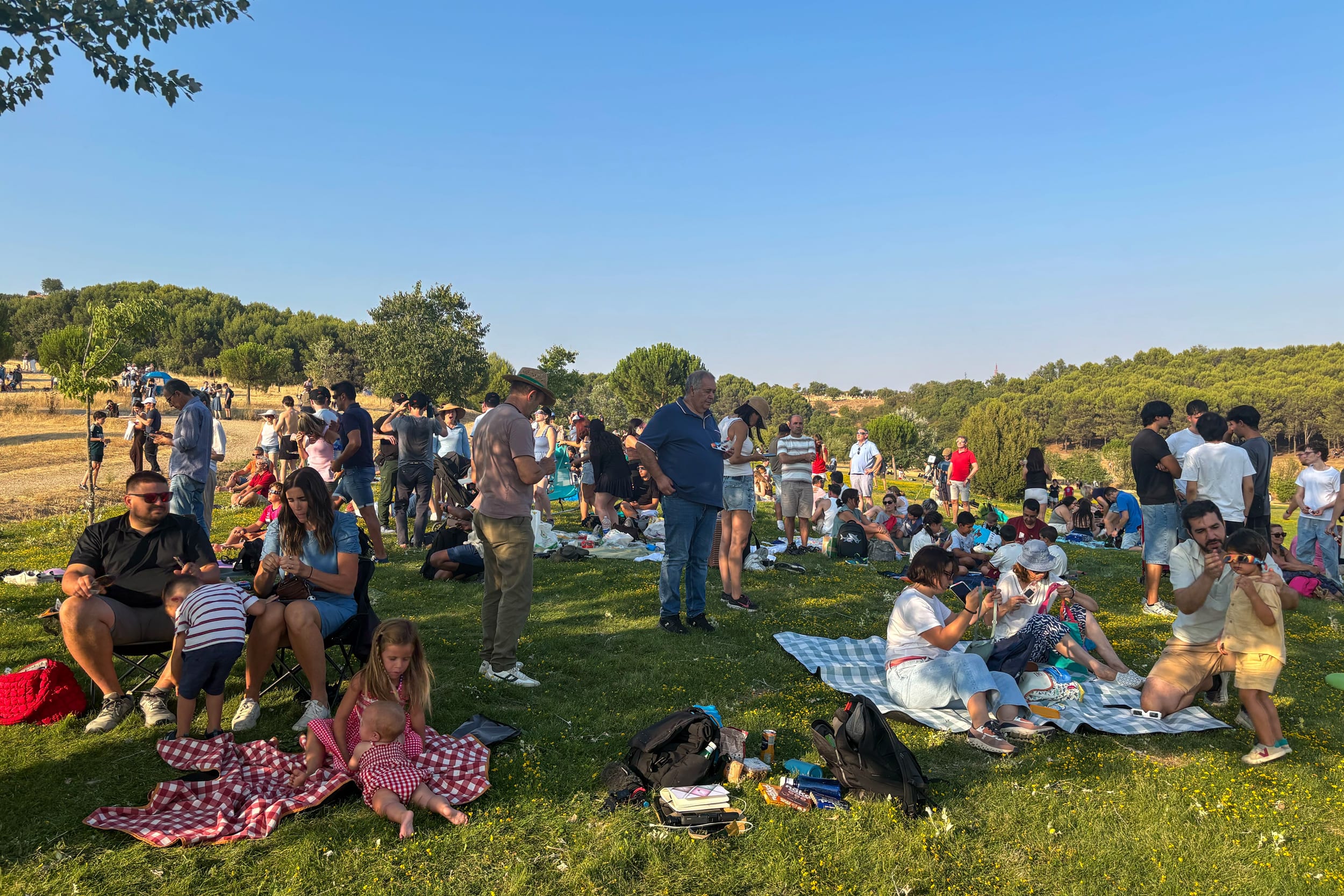Crowds in park in Valladolid.
