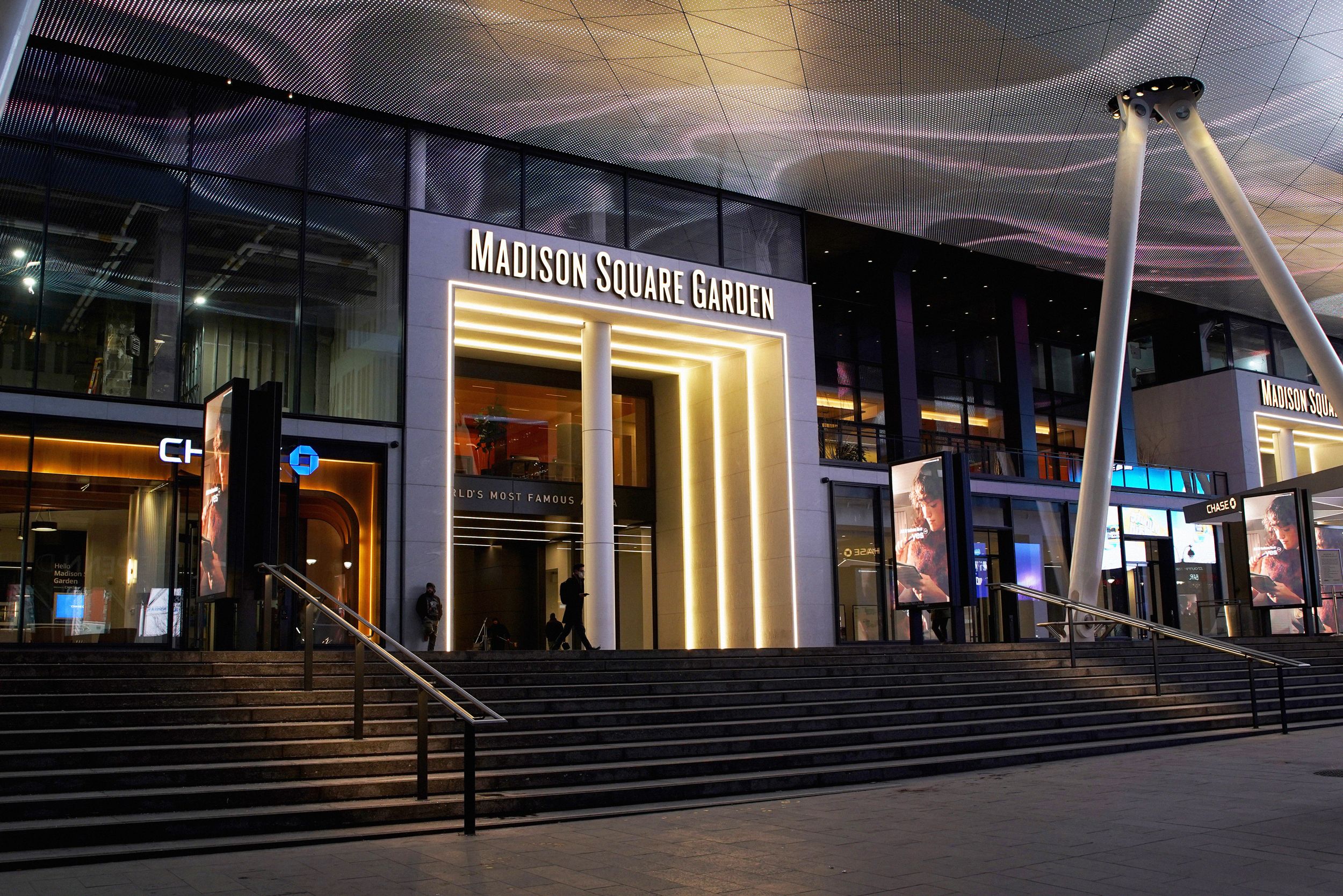 NEW YORK NEW YORK  JANUARY 27 An exterior view of Madison Square Garden prior to the game between the New York Knicks...