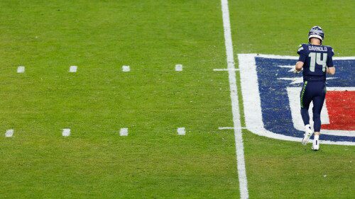 nbc_pft_grassvturf_260811.jpg