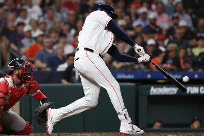Astros ‘leaning’ on veterans amid playoff push