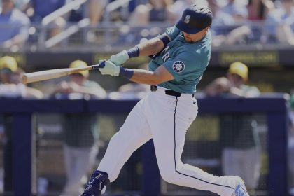 Mariners need big bats to find ‘momentum’